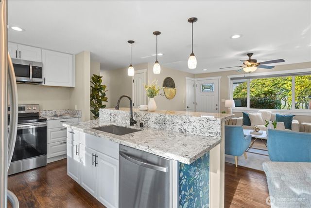 5910 178th Street SW, Lynnwood, WA 98037