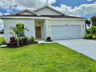 5471 NW Model Court, Port St Lucie, FL 34986