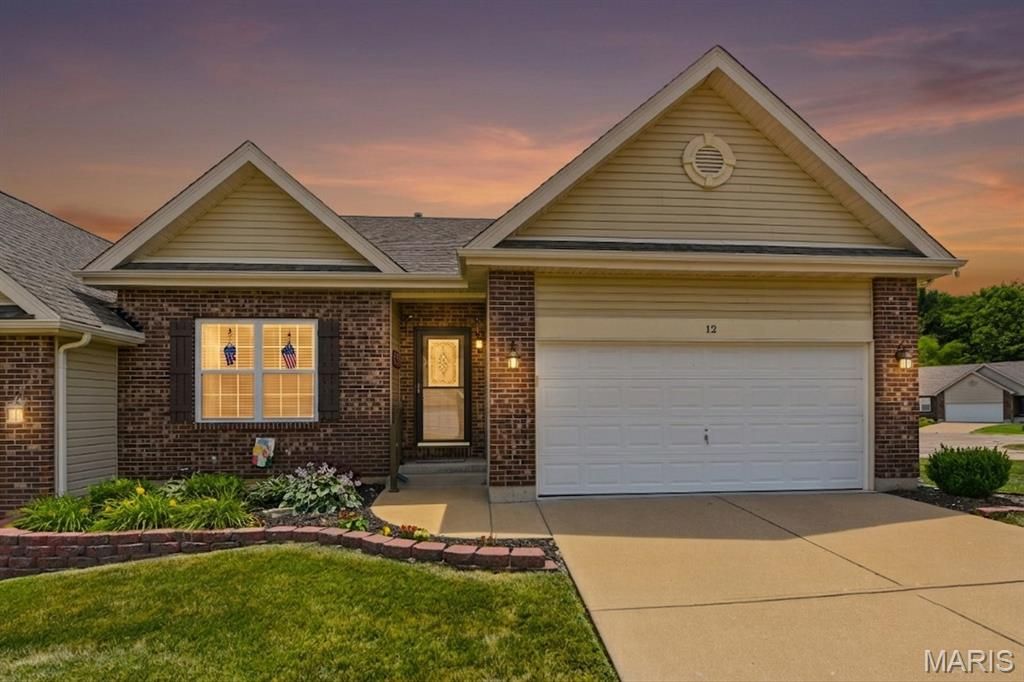 12 Parkville Lane, Festus, MO 63028