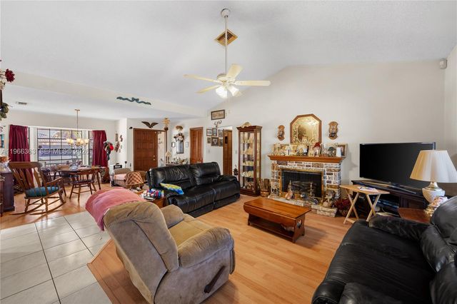 21193 Raindance Ln, Boca Raton, FL 33428