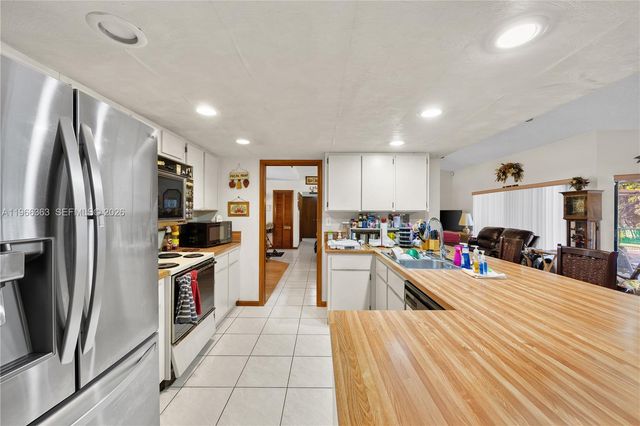 21193 Raindance Ln, Boca Raton, FL 33428