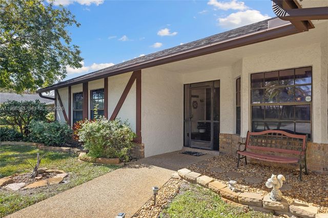 21193 Raindance Ln, Boca Raton, FL 33428