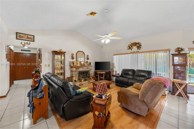 21193 Raindance Ln, Boca Raton, FL 33428