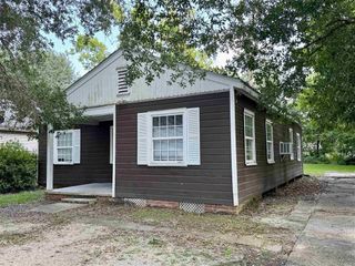 2112 Tulip St., Lake Charles, LA 70601
