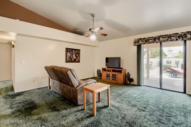 1560 E WHITTEN Street, Chandler, AZ 85225