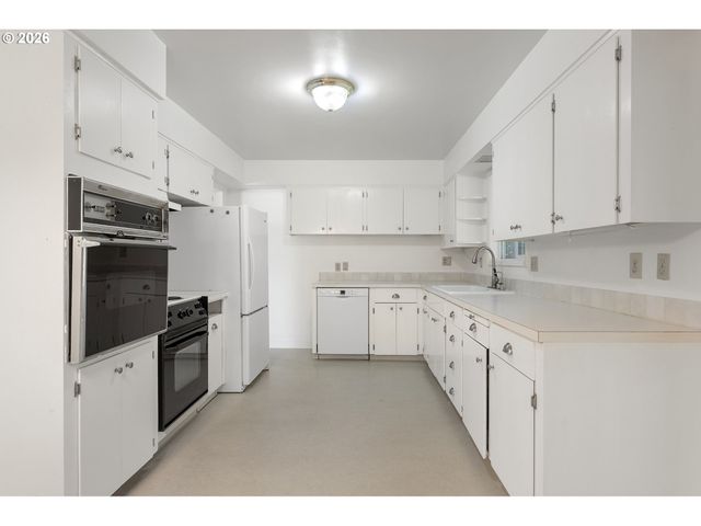 4355 Sw 188TH Ave, Beaverton, OR 97078