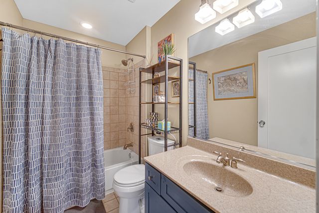 1024 Harris Road, Grayslake, IL 60030