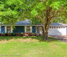 8617 S 15th Street, Fort Smith, AR 72908