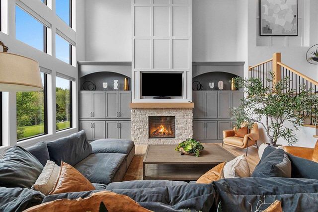 4141 BLACKBERRY RIDGE DRIVE, Hobart, WI 54115