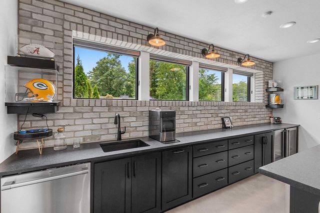 4141 BLACKBERRY RIDGE DRIVE, Hobart, WI 54115