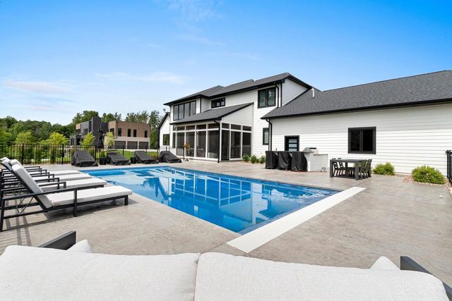 4141 BLACKBERRY RIDGE DRIVE, Hobart, WI 54115