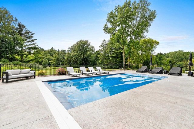 4141 BLACKBERRY RIDGE DRIVE, Hobart, WI 54115