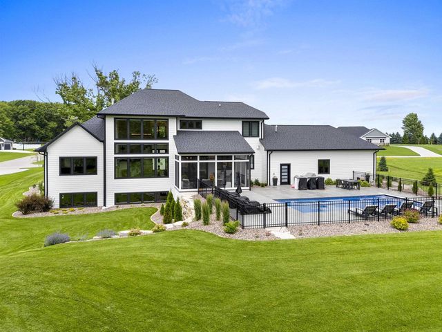 4141 BLACKBERRY RIDGE DRIVE, Hobart, WI 54115