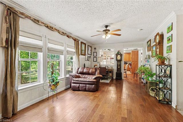 1067 Angel Fire Trail, Seagrove, NC 27341