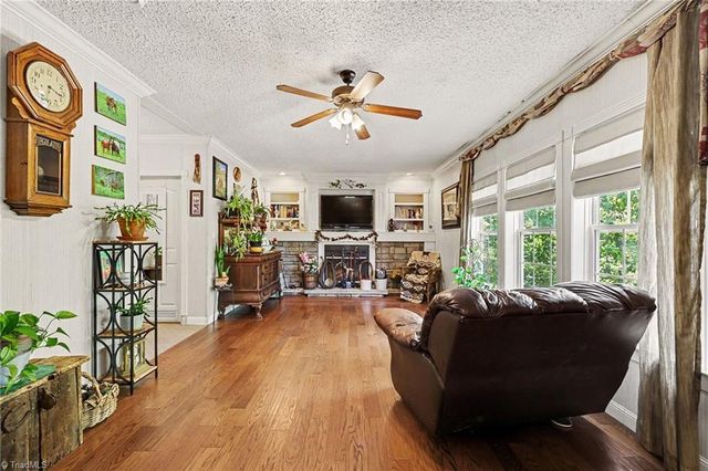 1067 Angel Fire Trail, Seagrove, NC 27341