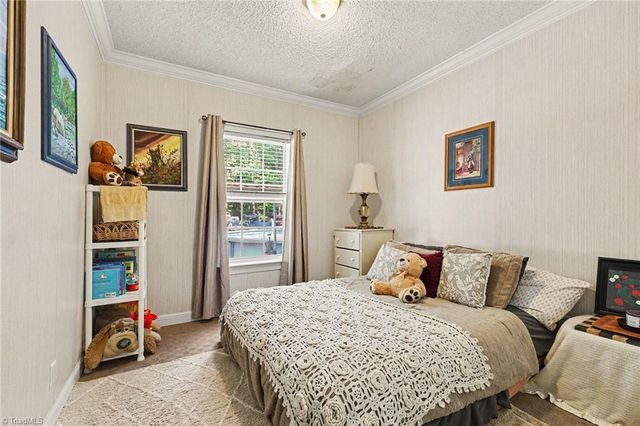 1067 Angel Fire Trail, Seagrove, NC 27341