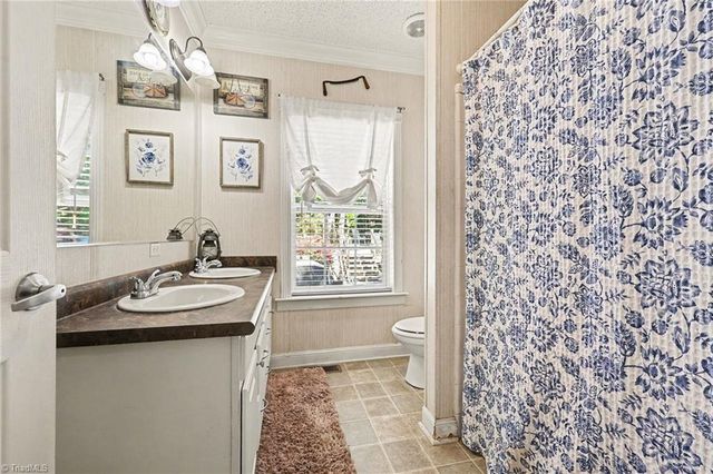 1067 Angel Fire Trail, Seagrove, NC 27341