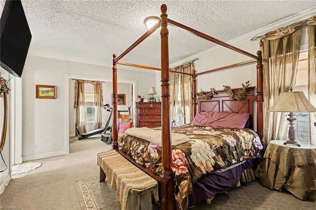 1067 Angel Fire Trail, Seagrove, NC 27341