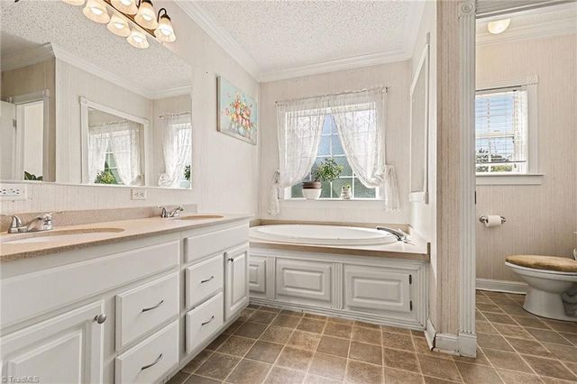1067 Angel Fire Trail, Seagrove, NC 27341