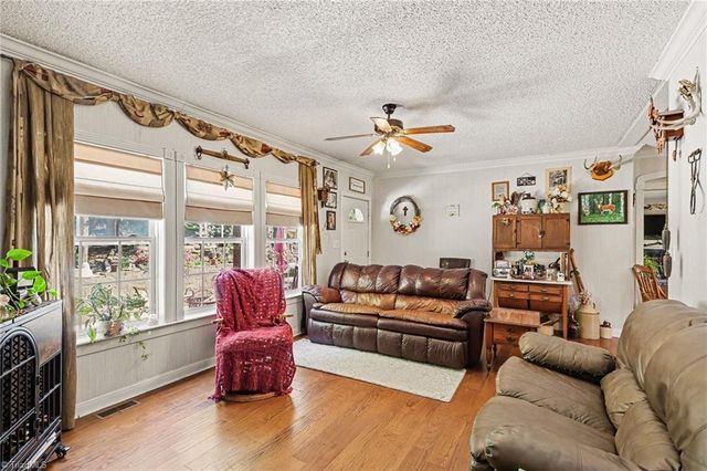 1067 Angel Fire Trail, Seagrove, NC 27341