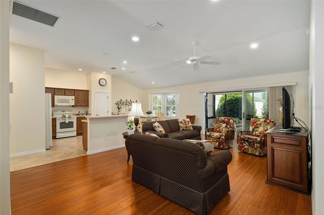 1800 DUTCHESS LOOP, The Villages, FL 32162