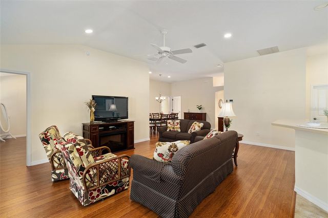 1800 DUTCHESS LOOP, The Villages, FL 32162