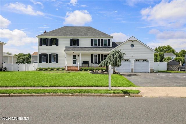 5 Ridge Road, West Long Branch, NJ 07764