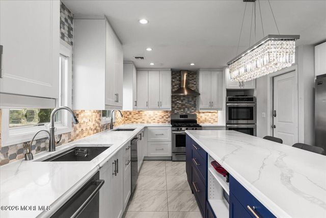 5 Ridge Road, West Long Branch, NJ 07764