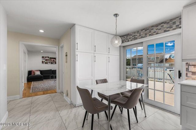 5 Ridge Road, West Long Branch, NJ 07764
