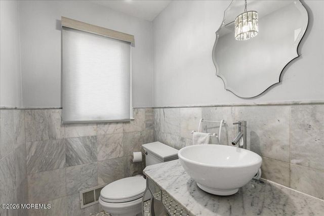 5 Ridge Road, West Long Branch, NJ 07764