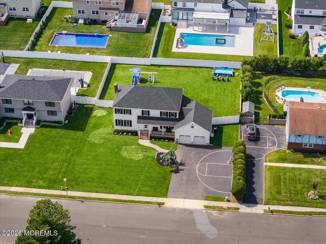 5 Ridge Road, West Long Branch, NJ 07764