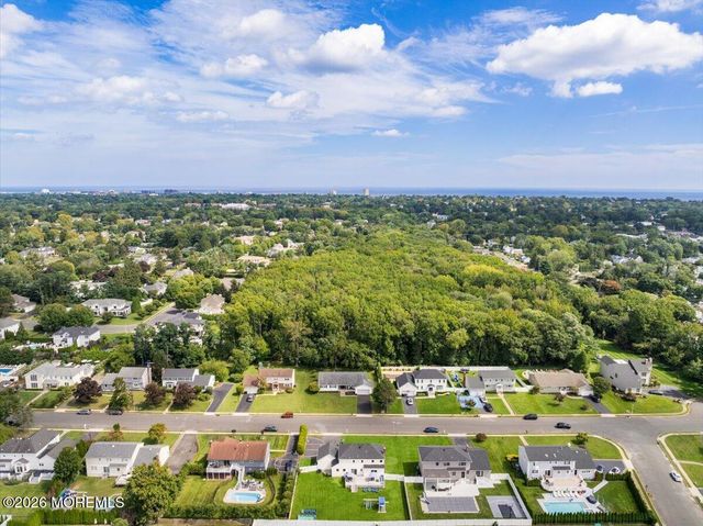5 Ridge Road, West Long Branch, NJ 07764