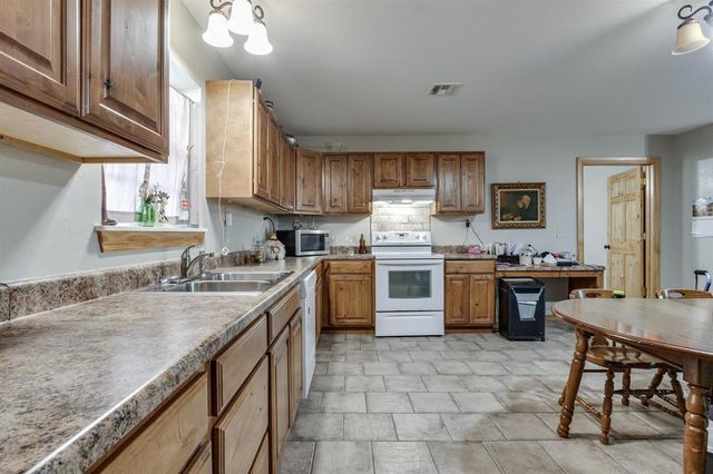 17725 Saddleback Lane, El Reno, OK 73036