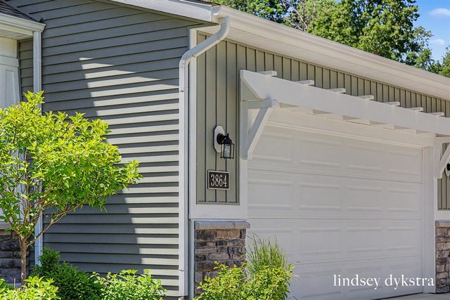 3864 Autumn Acres Court, Rockford, MI 49341