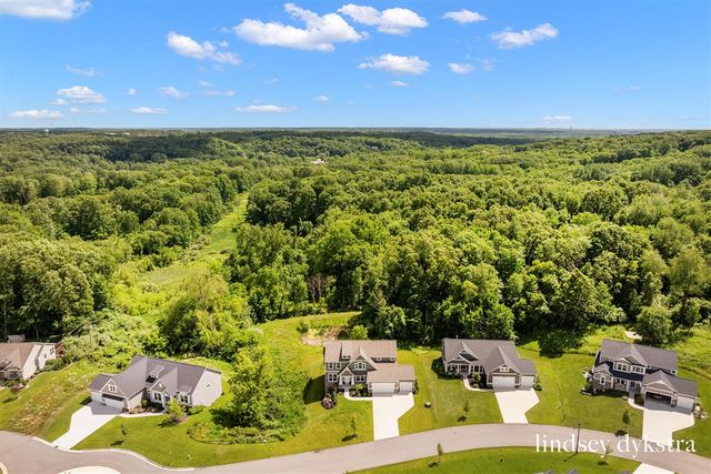 3864 Autumn Acres Court, Rockford, MI 49341