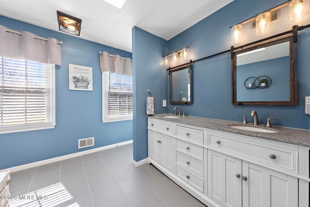 19 Heathwood Avenue, Jackson, NJ 08527