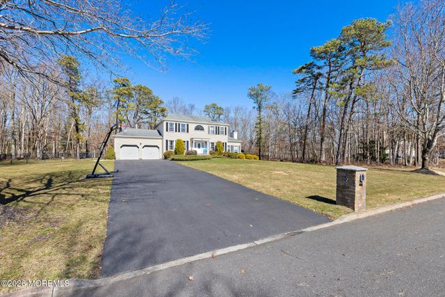 19 Heathwood Avenue, Jackson, NJ 08527