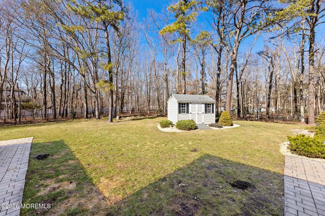 19 Heathwood Avenue, Jackson, NJ 08527