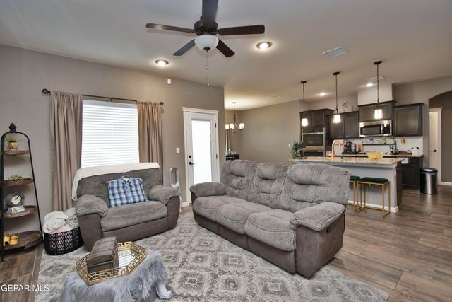 7743 Enchanted View Drive, El Paso, TX 79911