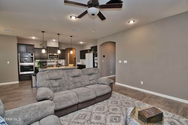 7743 Enchanted View Drive, El Paso, TX 79911