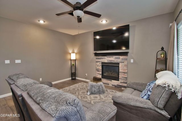 7743 Enchanted View Drive, El Paso, TX 79911