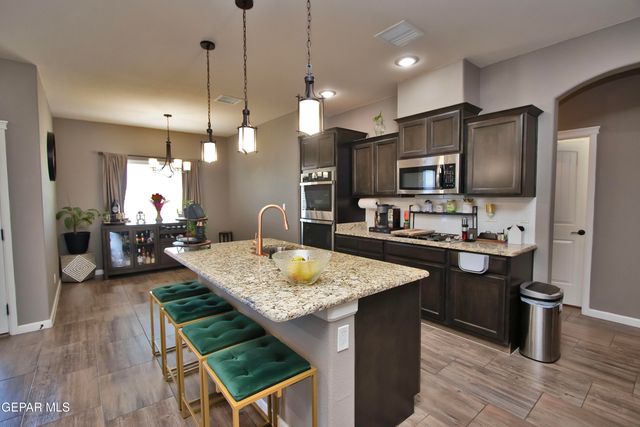 7743 Enchanted View Drive, El Paso, TX 79911