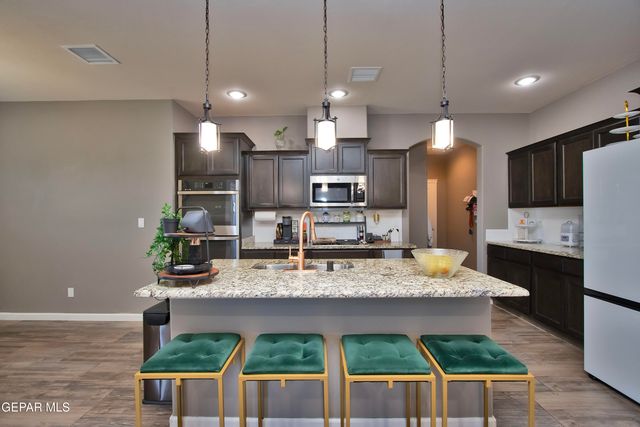 7743 Enchanted View Drive, El Paso, TX 79911