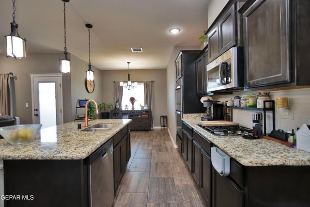 7743 Enchanted View Drive, El Paso, TX 79911