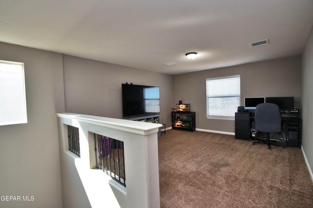 7743 Enchanted View Drive, El Paso, TX 79911