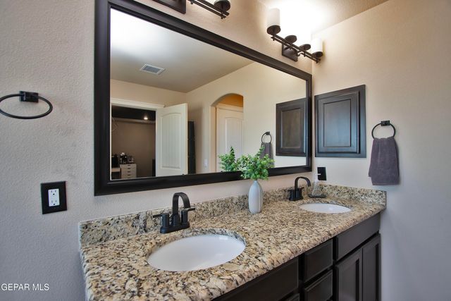 7743 Enchanted View Drive, El Paso, TX 79911