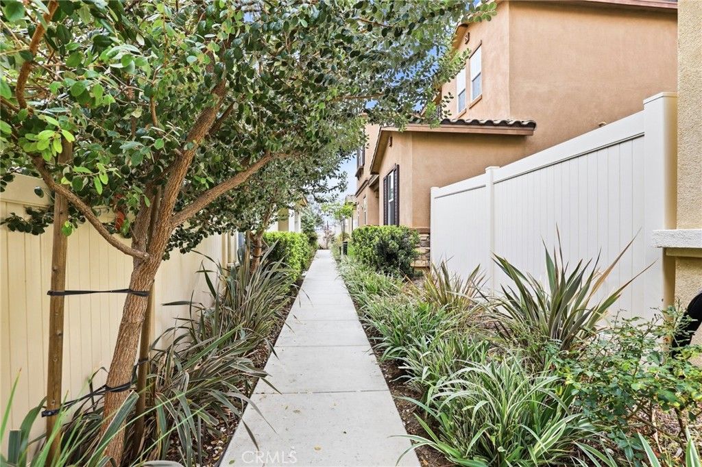 27464 Honeydew Court, Saugus, CA 91350 — photo 2