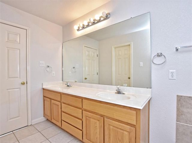 160 Sundance TRL, Liberty Hill, TX 78642