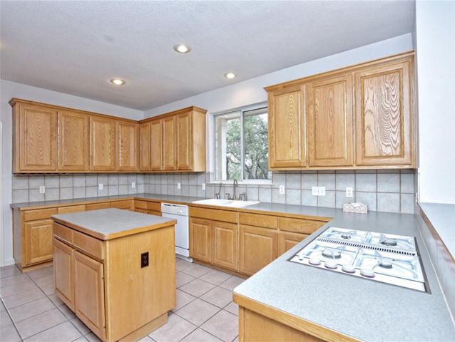 160 Sundance TRL, Liberty Hill, TX 78642