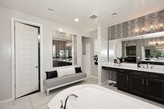 4638 E CASITAS DEL RIO Drive, Phoenix, AZ 85050